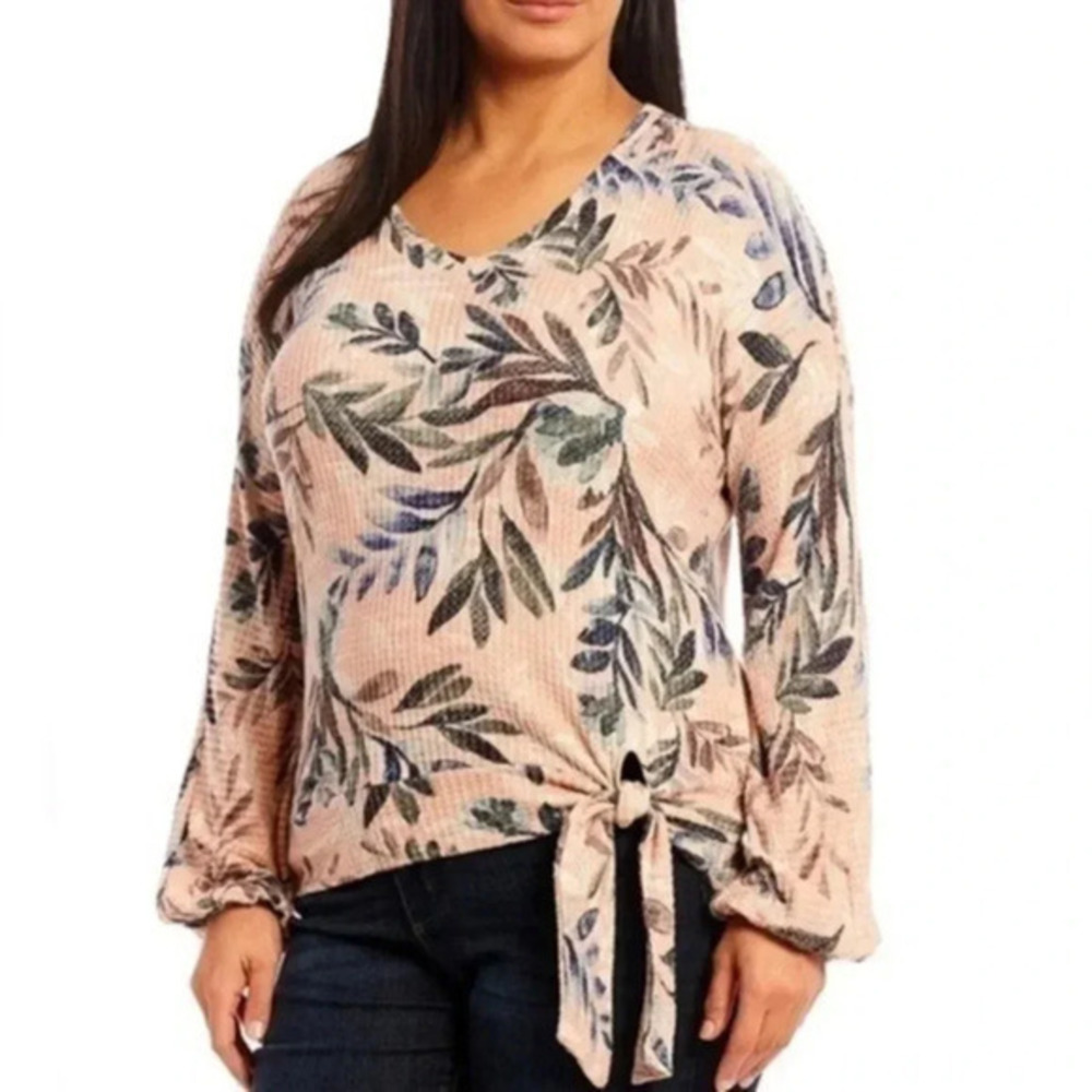 Democracy Elsie PLUS Leaves V-Neck Banded Hem Top pink with leaves prints Large